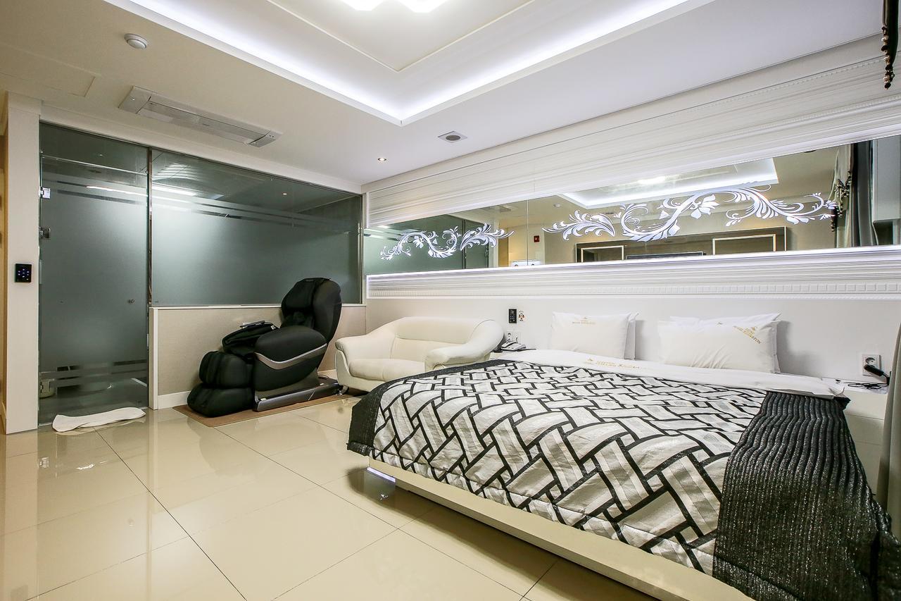 Shell Stone Yeosu Business Hotel Bagian luar foto